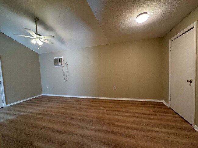 Building Photo - Stylish and Spacious 4-Bedroom Home PLUS Casita/In-Law (with kitchen/living/bedroom/bath)