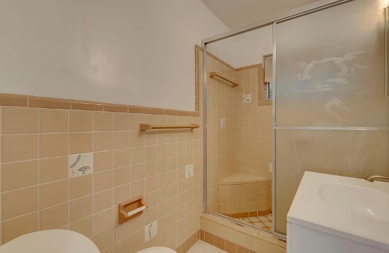 Building Photo - 2041 Coral Reef Dr