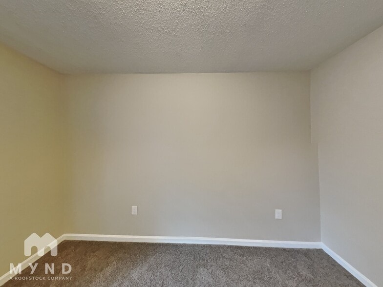 Building Photo - 5867 Willow Springs Dr