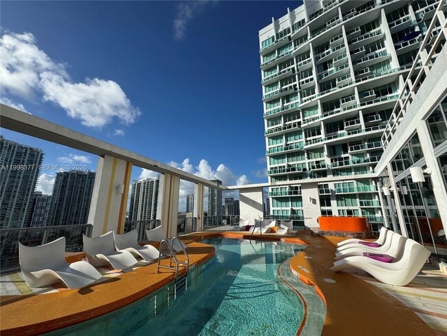 Building Photo - 31 SE 6th St