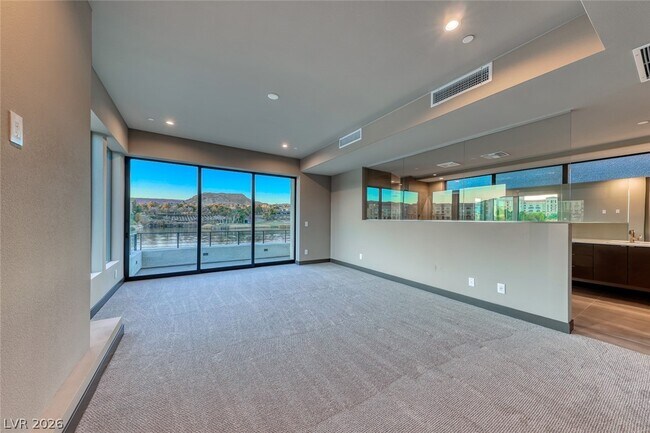 Building Photo - 26 Lakefront Dr