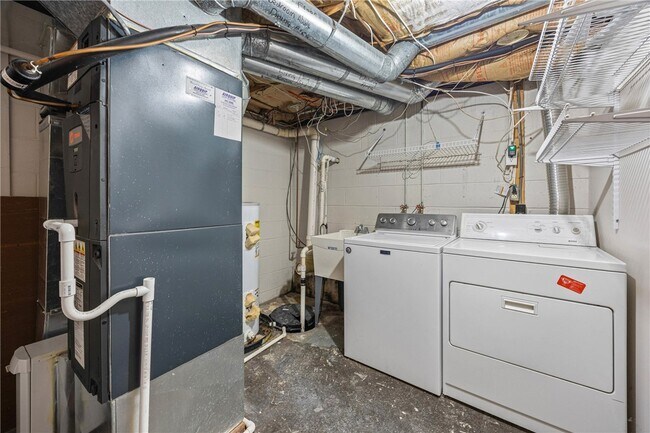 Building Photo - 49 Bucklebury Hill