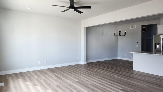 Building Photo - 4858 Suelo Rd