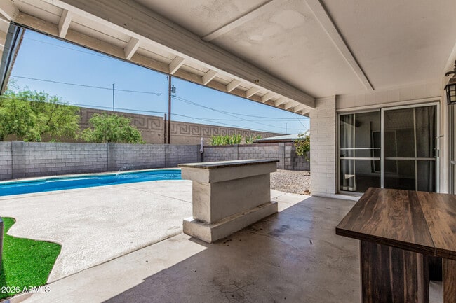 Building Photo - 1213 E Riviera Dr