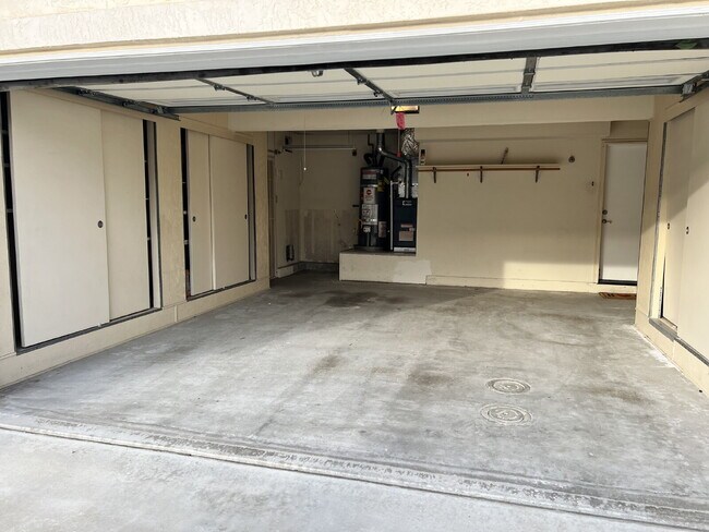 Building Photo - $4,500 - 4 Bed / 3 Bath House in Rancho Del Rey