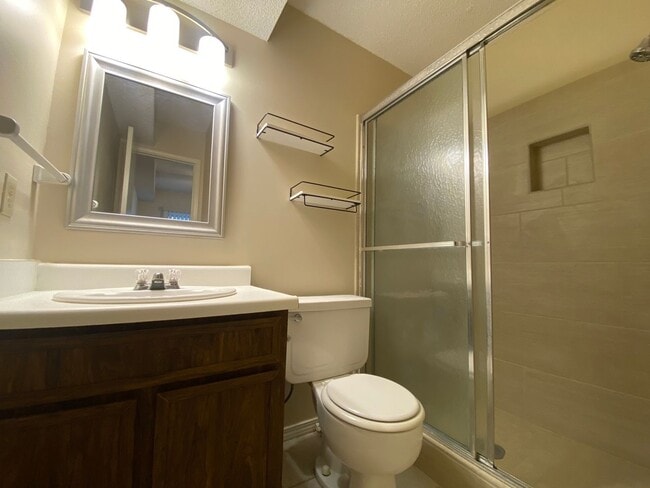 Building Photo - Charming 2 Bedroom, 2.5 Bath Condo, Move-In Ready! Step into this beautifully maintained condo fe...