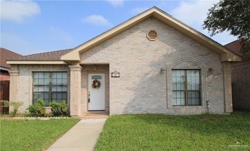 Building Photo - 17 Quamasia Ave