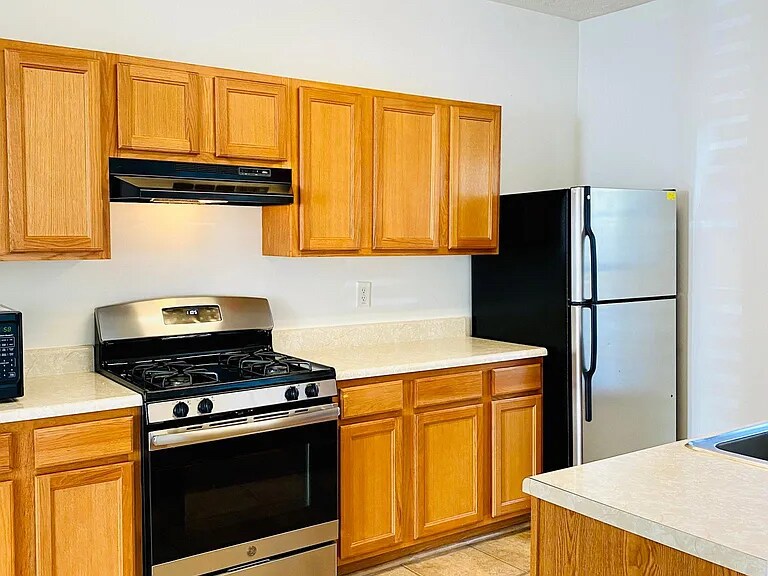Building Photo - 619 Kenridge Way