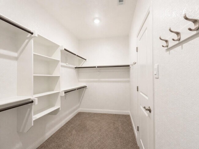 Building Photo - 1017 Greencove Dr