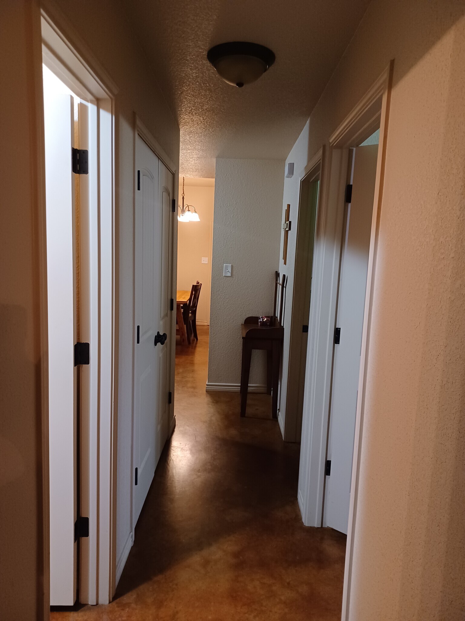 Building Photo - 809 Golf Course Rd