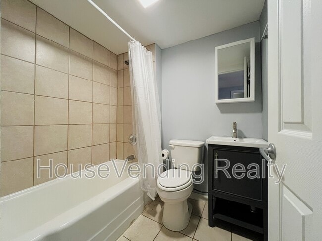 Building Photo - 214 Wright Rd