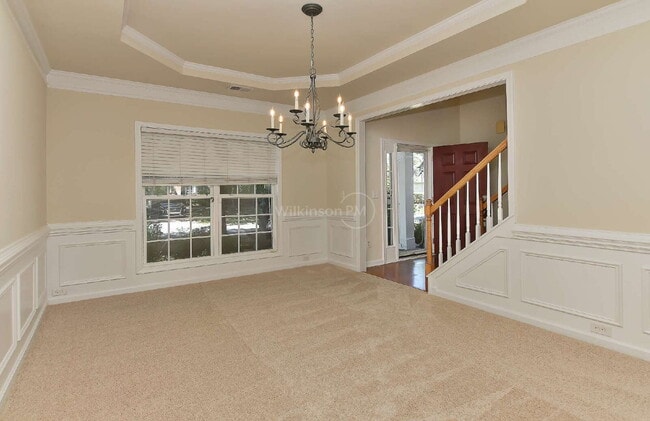 Building Photo - Luxurious 5 Bedroom 3.5 Bathroom for Rent ...