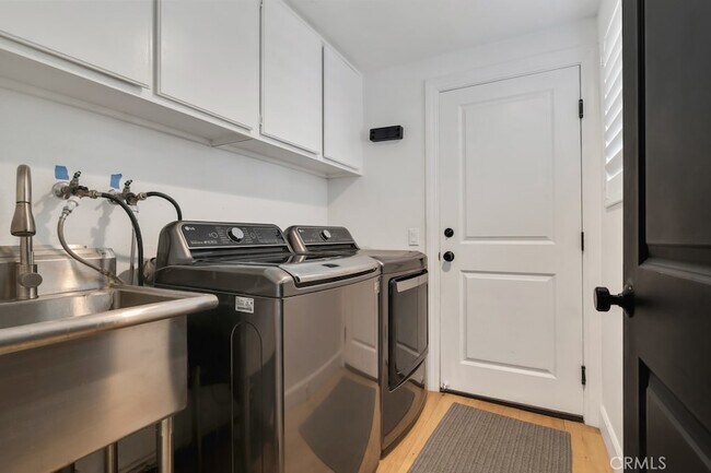 Building Photo - 29018 Tackaberry Ct