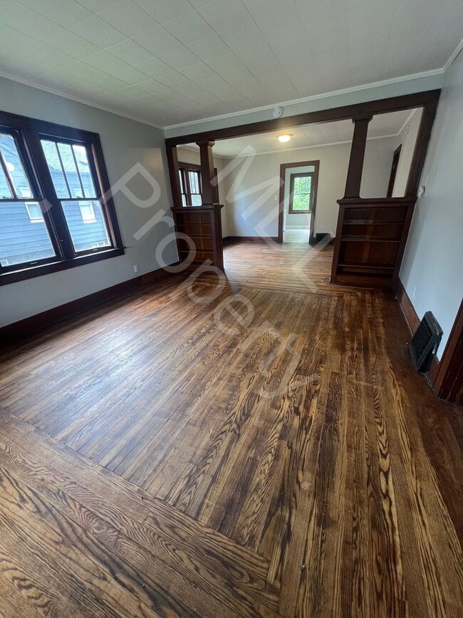 Building Photo - 3 bed 1 bath Saginaw home