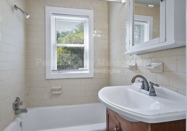 Building Photo - 3408 Missouri Ave