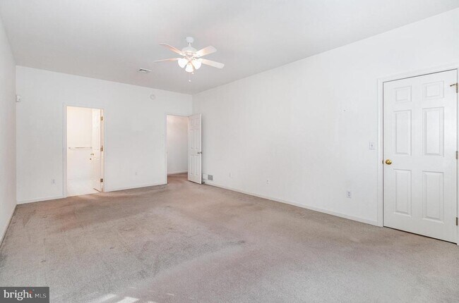 Building Photo - 660 Springhouse Ln