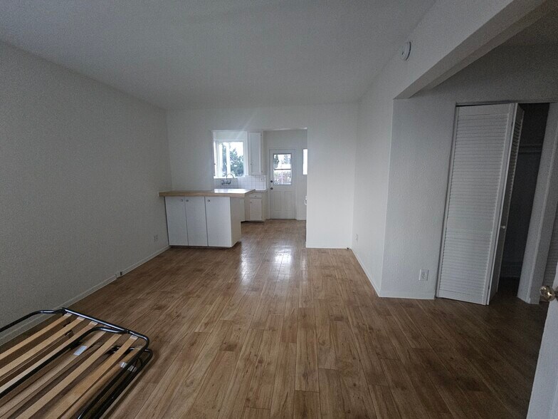 Building Photo - 3501 Ocean Front Walk