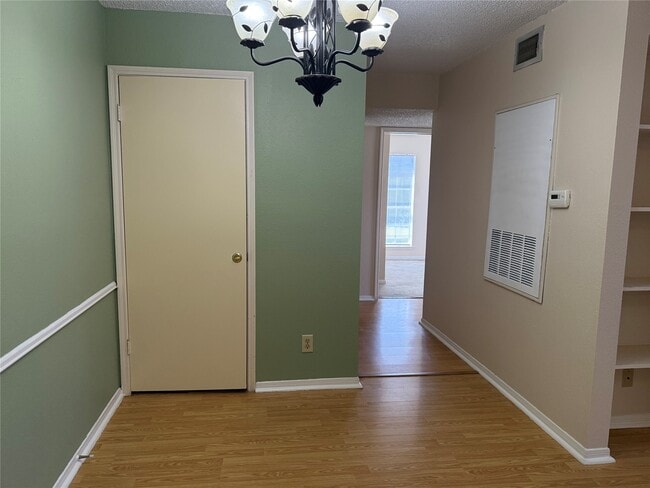 Building Photo - 2121 Hepburn St