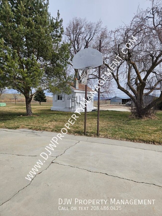 Building Photo - 7196 Edna Ln