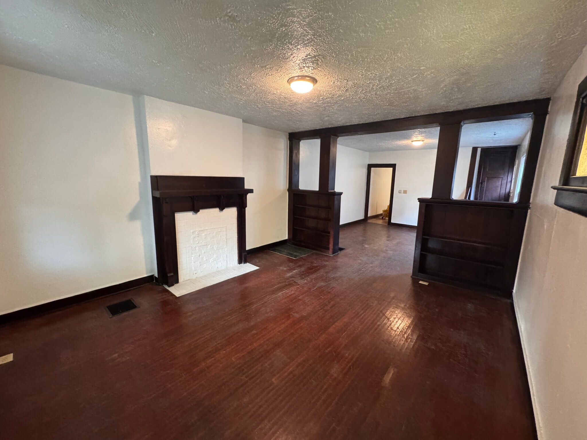 Building Photo - 1098 Miller Ave