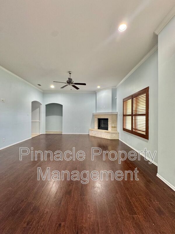 Building Photo - 4925 Scarlet Oak Dr
