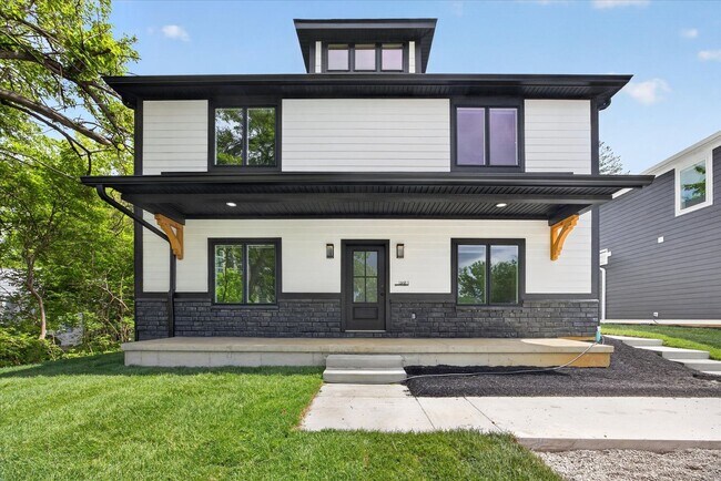 Building Photo - 420 N Jefferson St