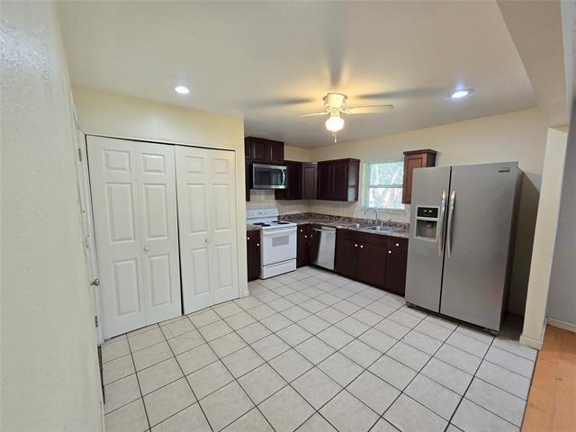 Building Photo - 610 Edelweiss Dr