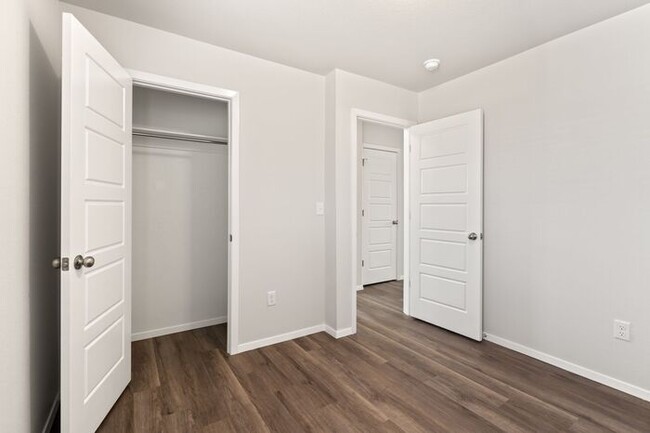 Building Photo - New Year's Promotion! Three Bedroom | Two ...