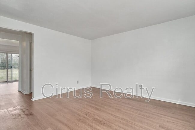 Building Photo - 2756 Peach St