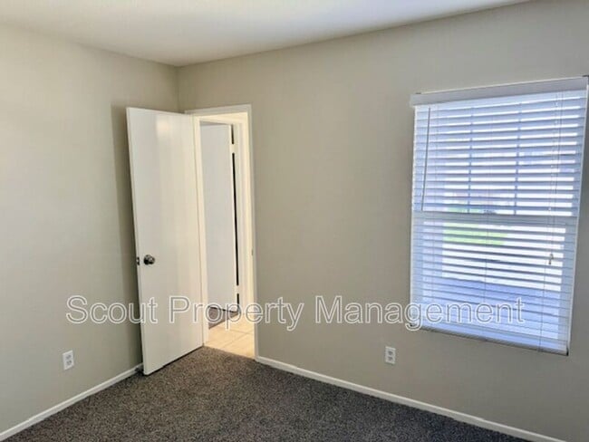 Building Photo - 43174 Teramo St