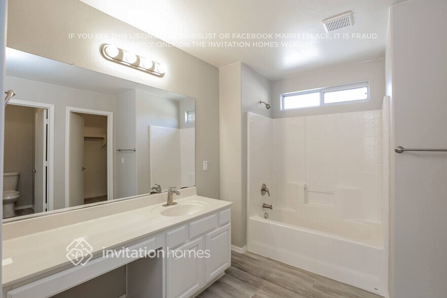 Building Photo - 6224 S 20th Gln