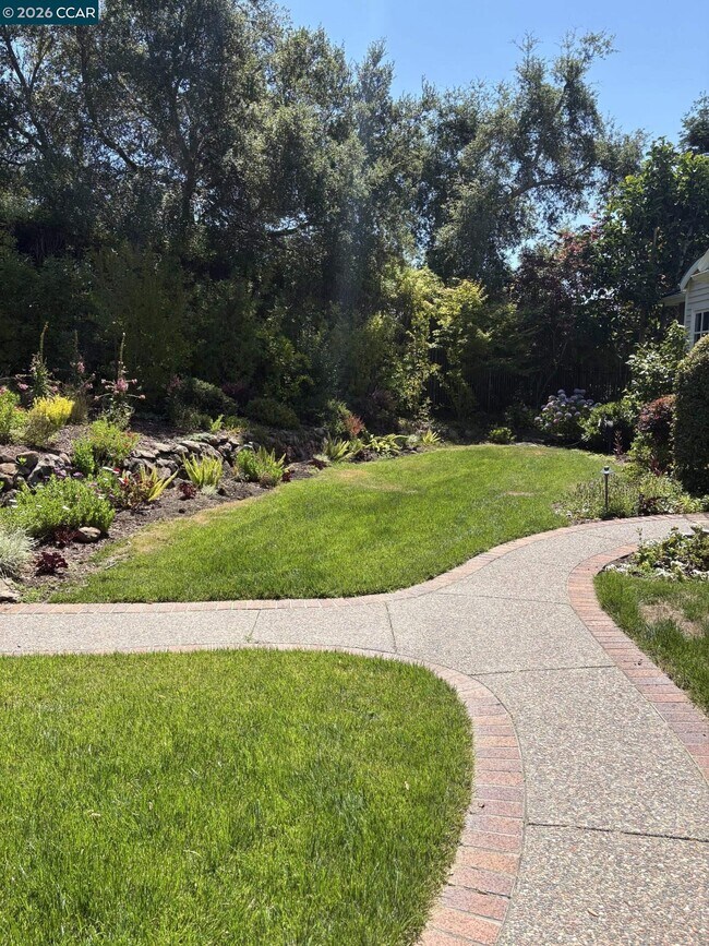 Building Photo - 39 Orinda View Rd