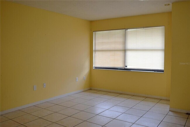 Building Photo - 7423 SW 42nd Pl