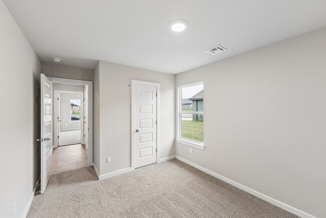 Building Photo - 8517 E Fort Worth St