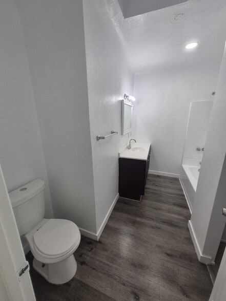 Building Photo - 4620 Tweedy Blvd