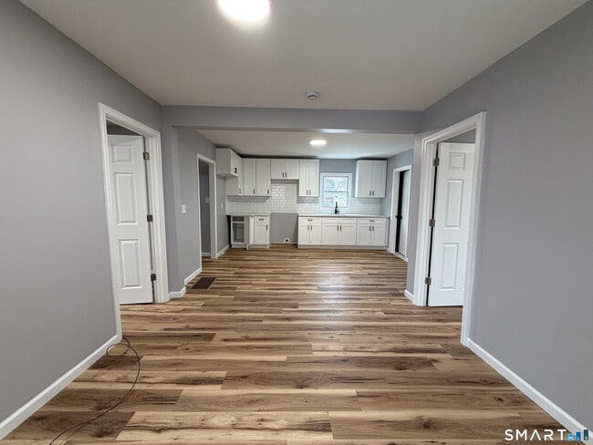 Building Photo - 228 Holly St