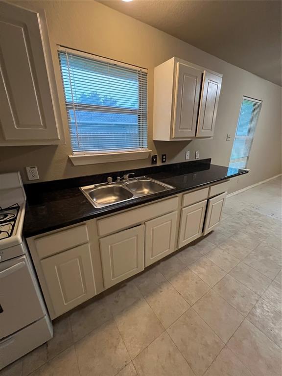 Building Photo - 8029 Dockal Rd