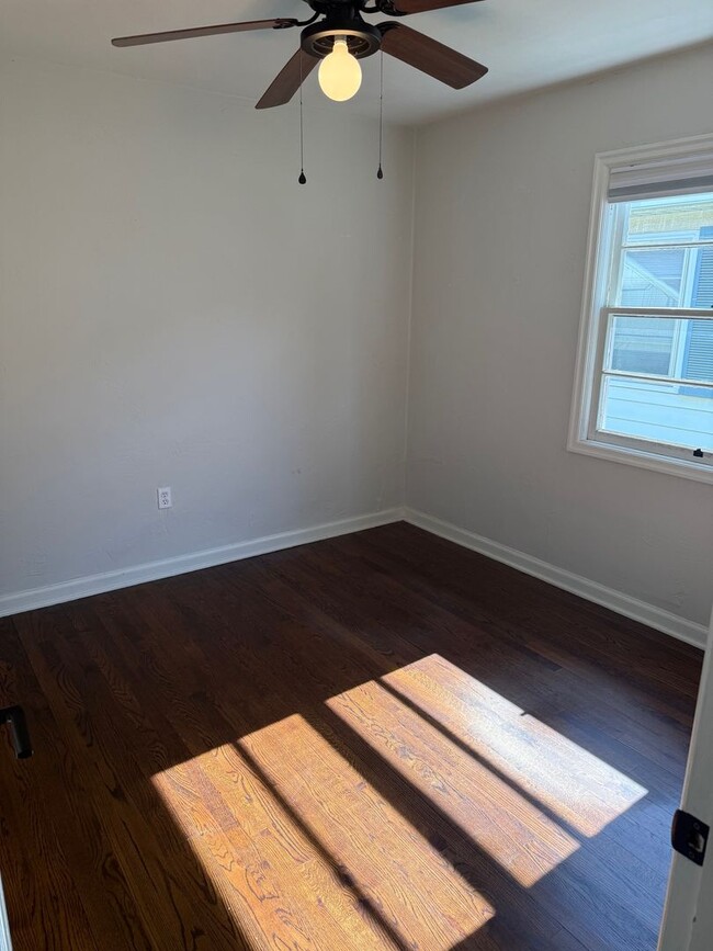 Building Photo - The Cozy Corner