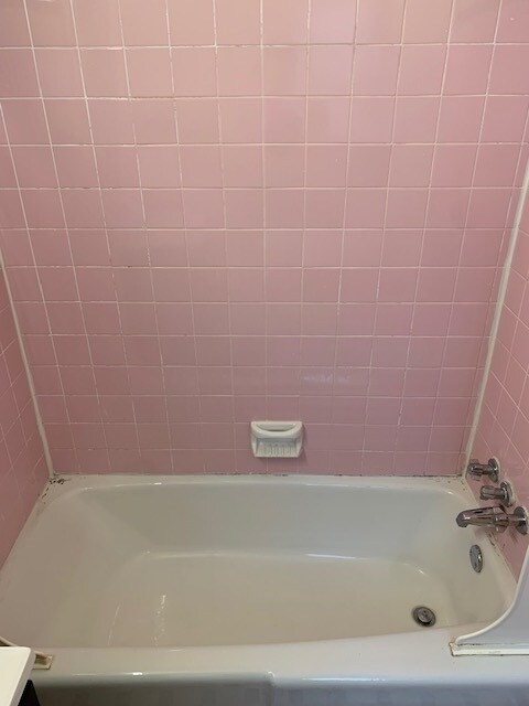 Building Photo - 4321 Pine St