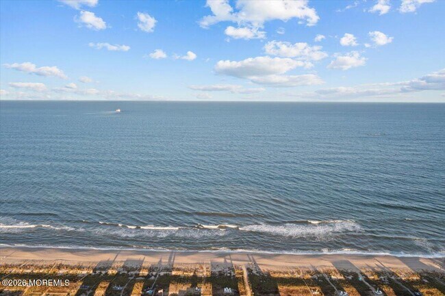 Building Photo - 1200 Bay Ave