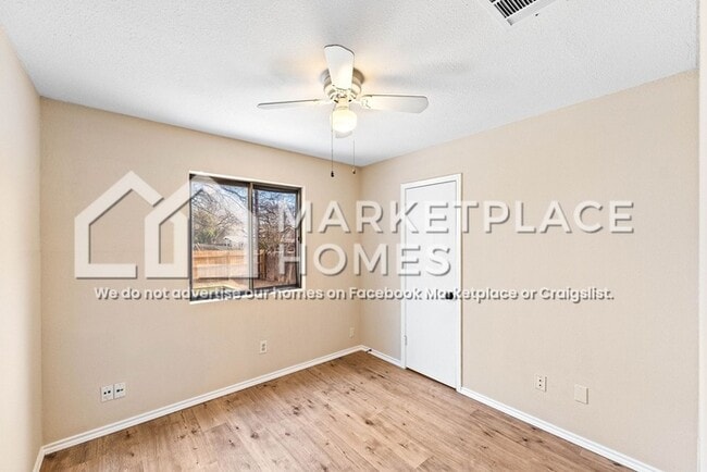 Building Photo - 1804 Easton Dr