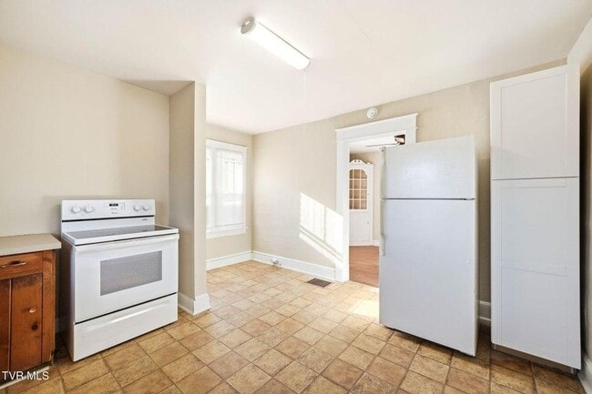 Building Photo - 1217 Kentucky Ave