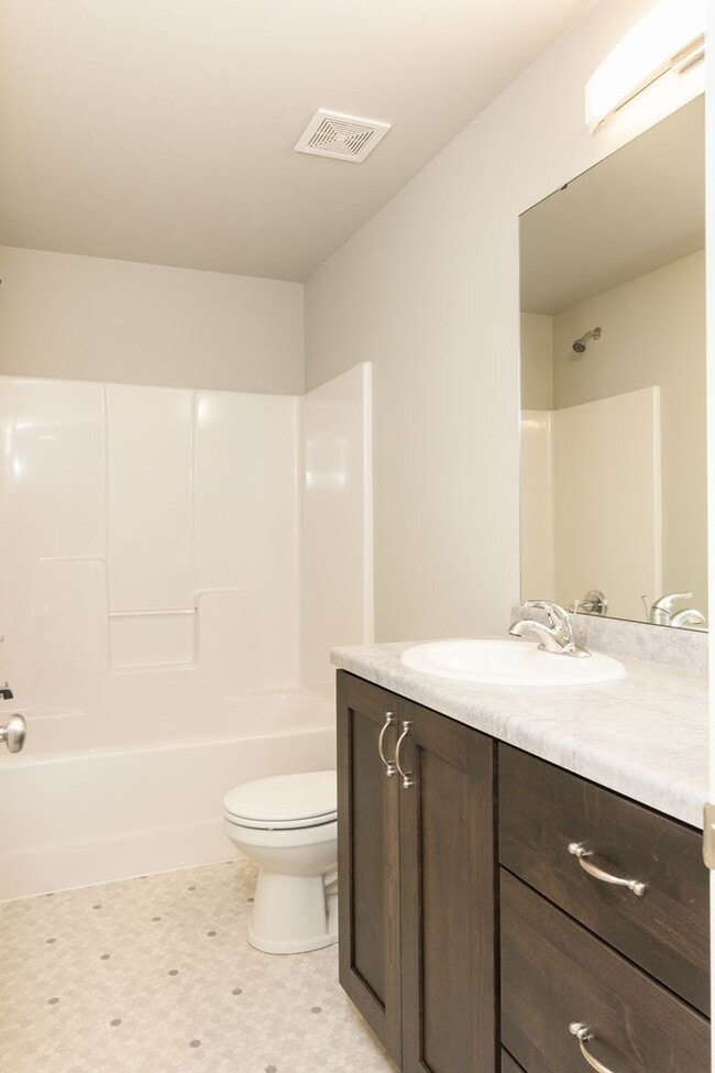 Building Photo - 3-bedroom, 3-bathroom West Fargo Single-Family Home w/ 3 Stall Garage