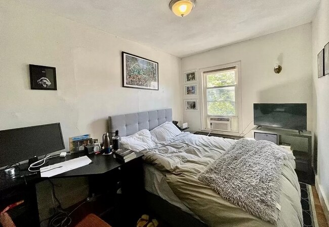 Building Photo - 15 Curtis St