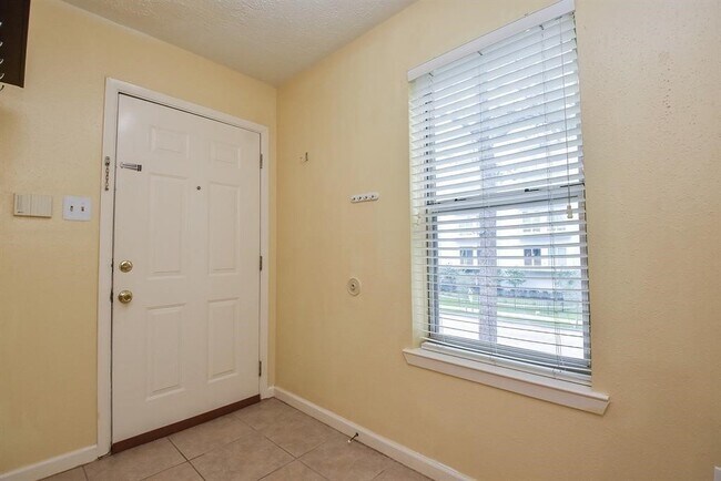 Building Photo - 10555 Turtlewood Ct