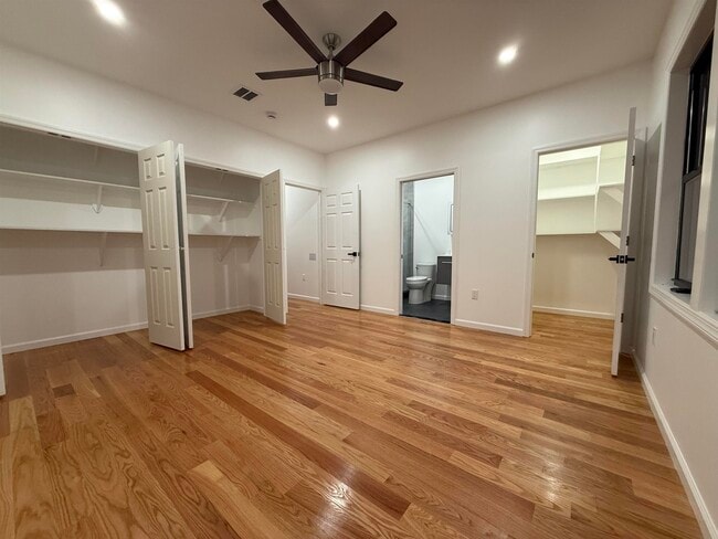 Building Photo - 23 E 44th St