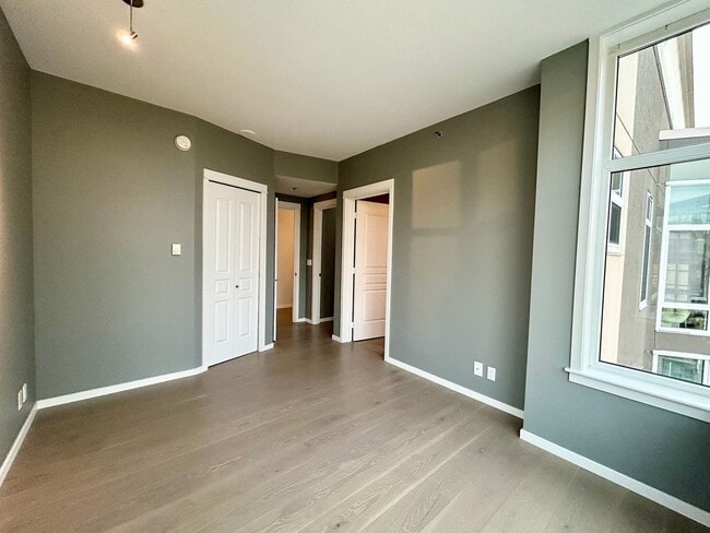 Building Photo - Ellington ~ Belltown Condo