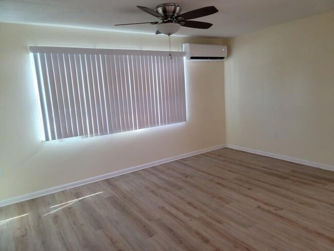 Building Photo - 1700 Chaucer Rd