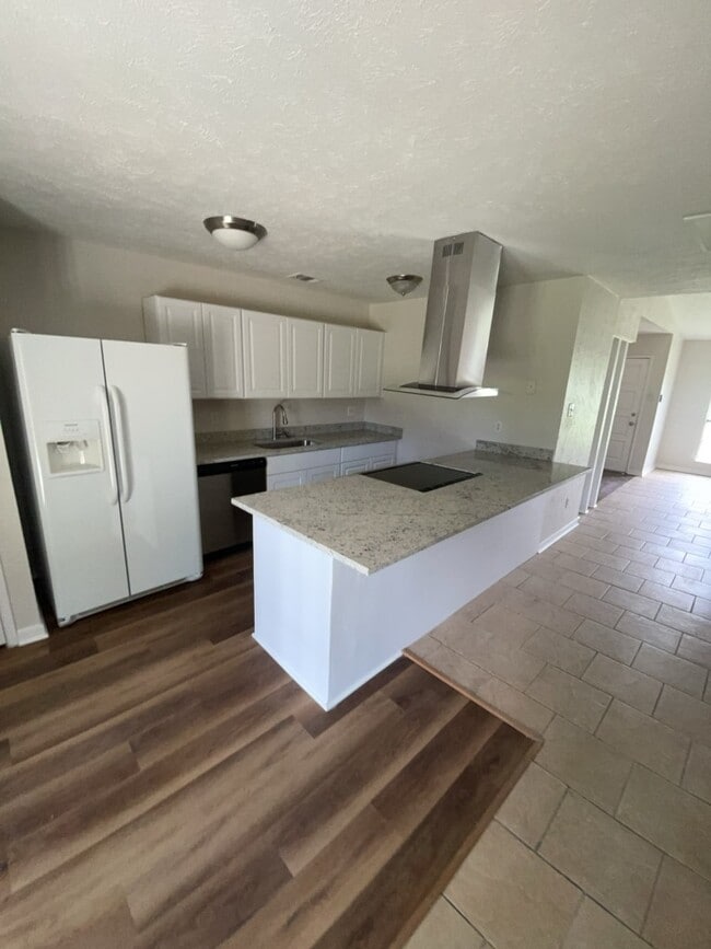Building Photo - 22807 Millgate Dr