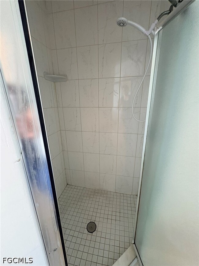 Building Photo - 1909 SE Van Loon Terrace